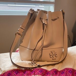 Tory Burch McGraw drawstring bag